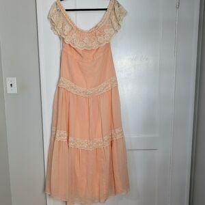 Vintage Peach Lace Prairie Maxi Dress Off Shoulder Ruffle Tiered Skirt XS/S